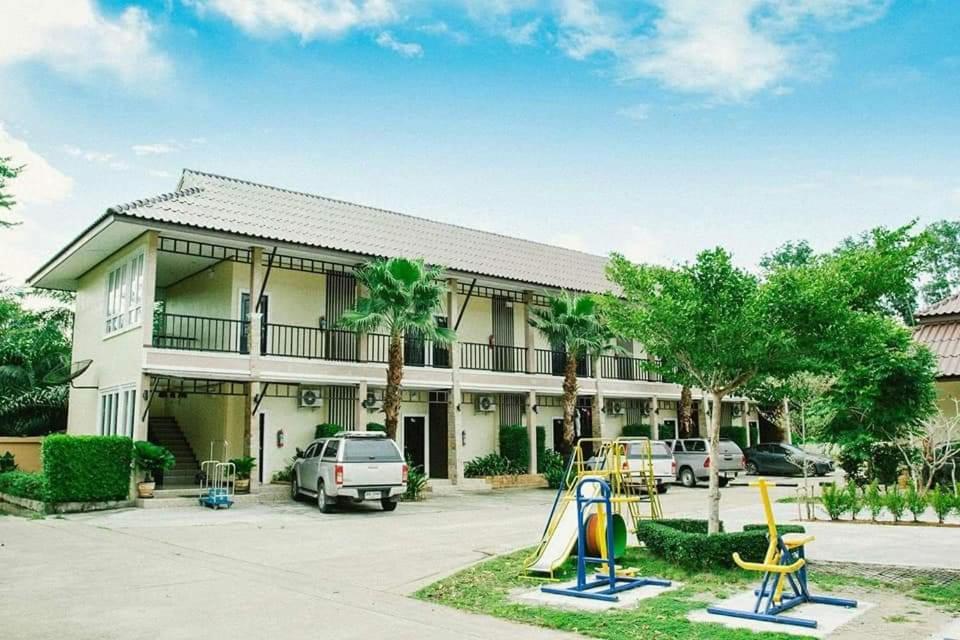 Palm Sweet Resort Chumphon Exterior photo