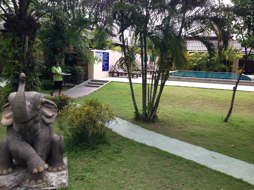 Palm Sweet Resort Chumphon Exterior photo