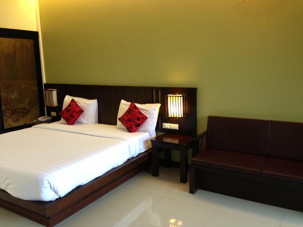 Palm Sweet Resort Chumphon Exterior photo